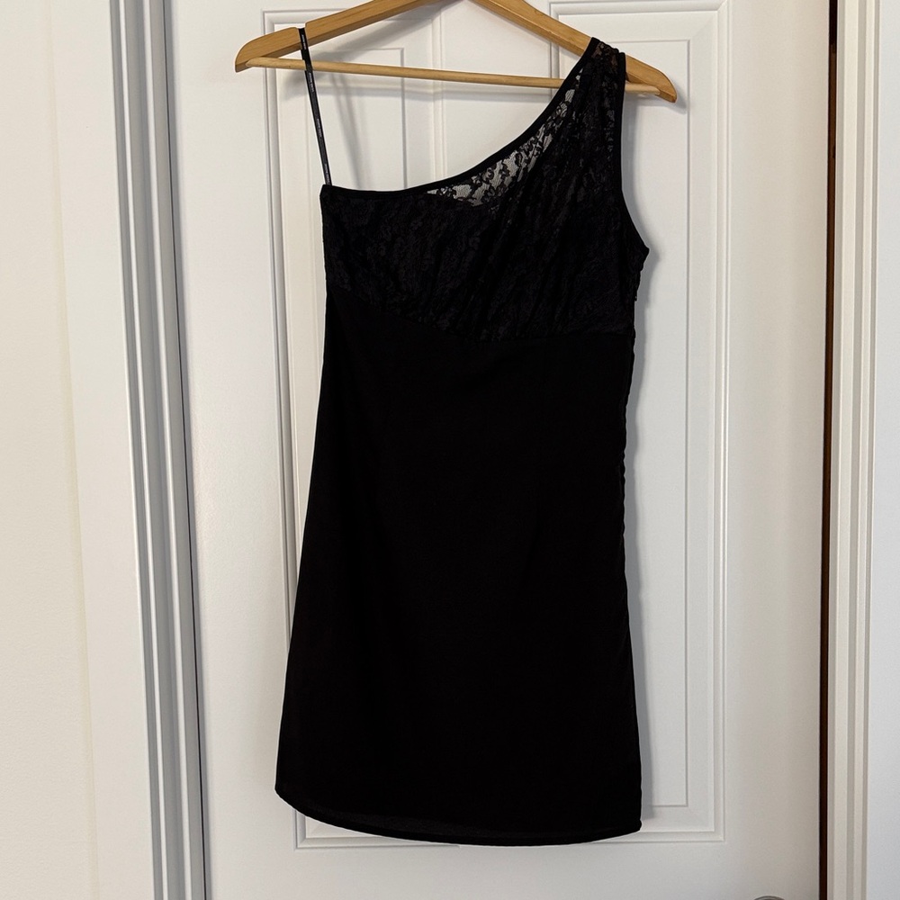 Black One-Shoulder Lace-Trim Women's Top